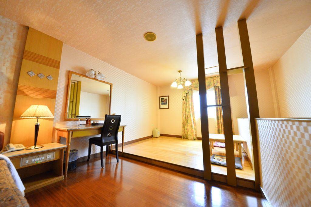 Paiwei Motel Тайнан Екстериор снимка