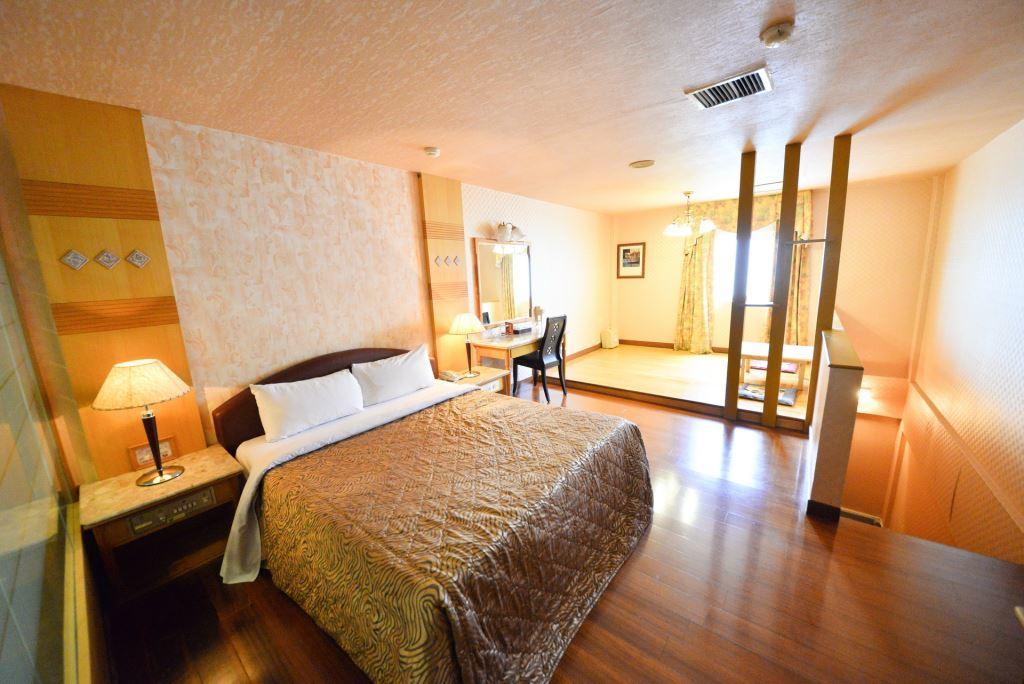Paiwei Motel Тайнан Екстериор снимка